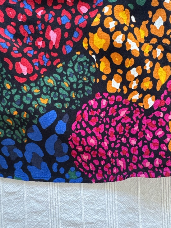 FARM Rio Spotted Floral Square Neck Multicolor Cropped Cami - Picture 5 of 7